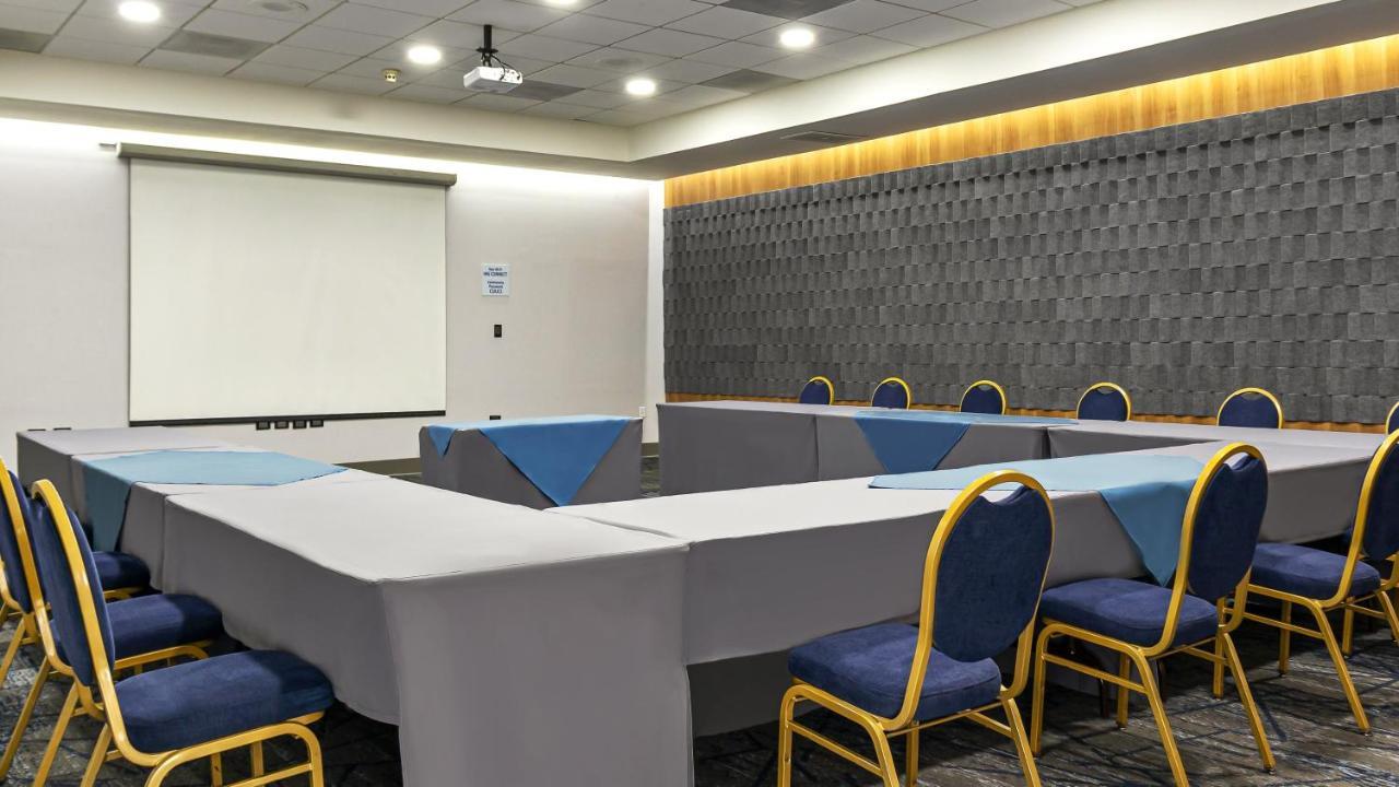 Holiday Inn Express Chihuahua By Ihg Dış mekan fotoğraf